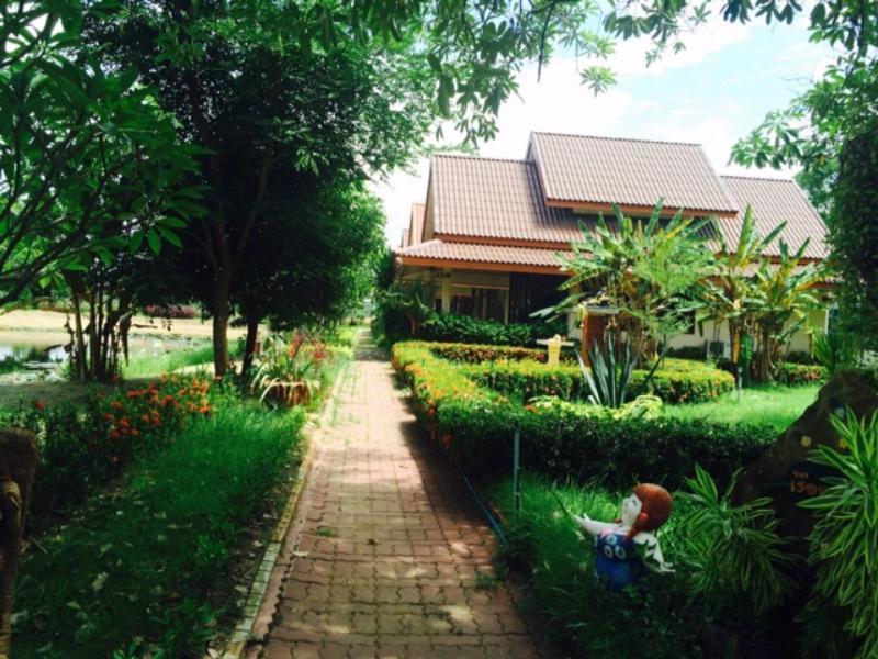 Ploy Nam Kang Resort Накхонратчасима Экстерьер фото